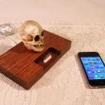 Skull Iphone - Ipod Dock -charger And Sync Station..