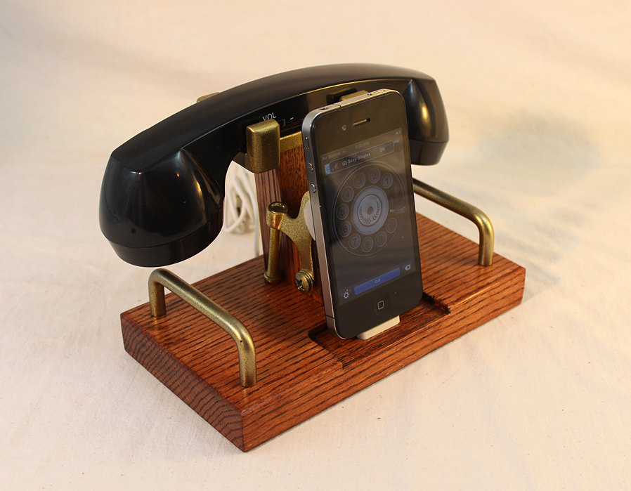 Iphone Dock - Phone - Ipod Dock - Phone - Charger And Sync Station - Bluetooth Headset B Model - Wireless Headset
