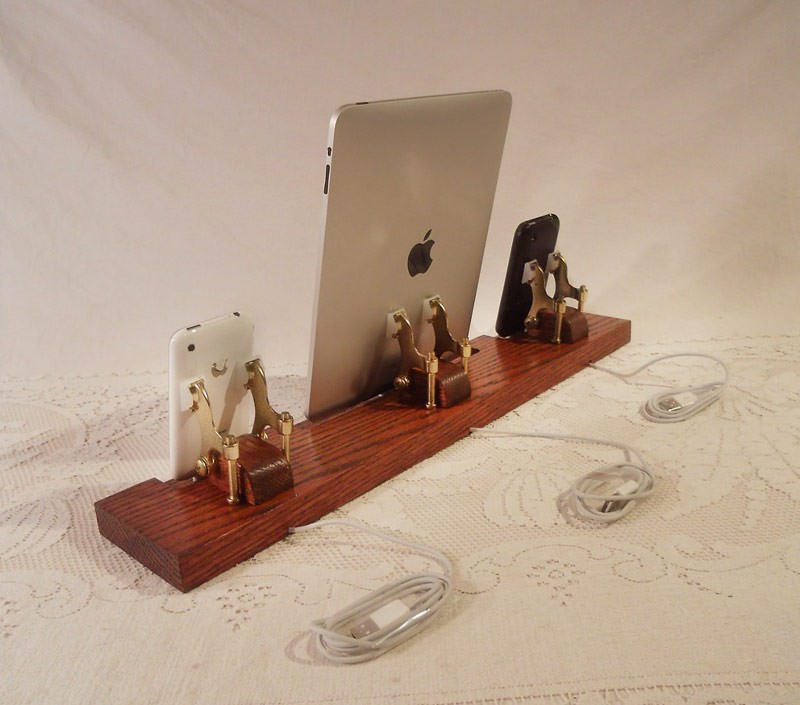 Triple Unit Ipad Iphone Ipod Dock Sync And Charging Idock