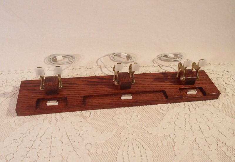 Triple Unit Ipad Iphone Ipod Dock Sync And Charging Idock