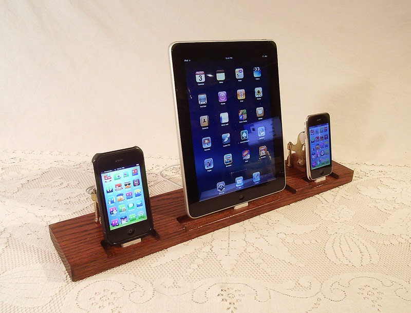 Triple Unit Ipad Iphone Ipod Dock Sync And Charging Idock